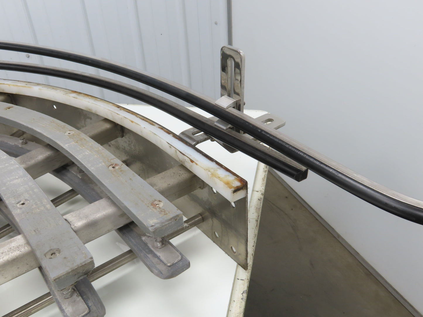 Arrowhead 12" Tabletop Belt Stainless Bottle Conveyor 90° Curve Section 51"