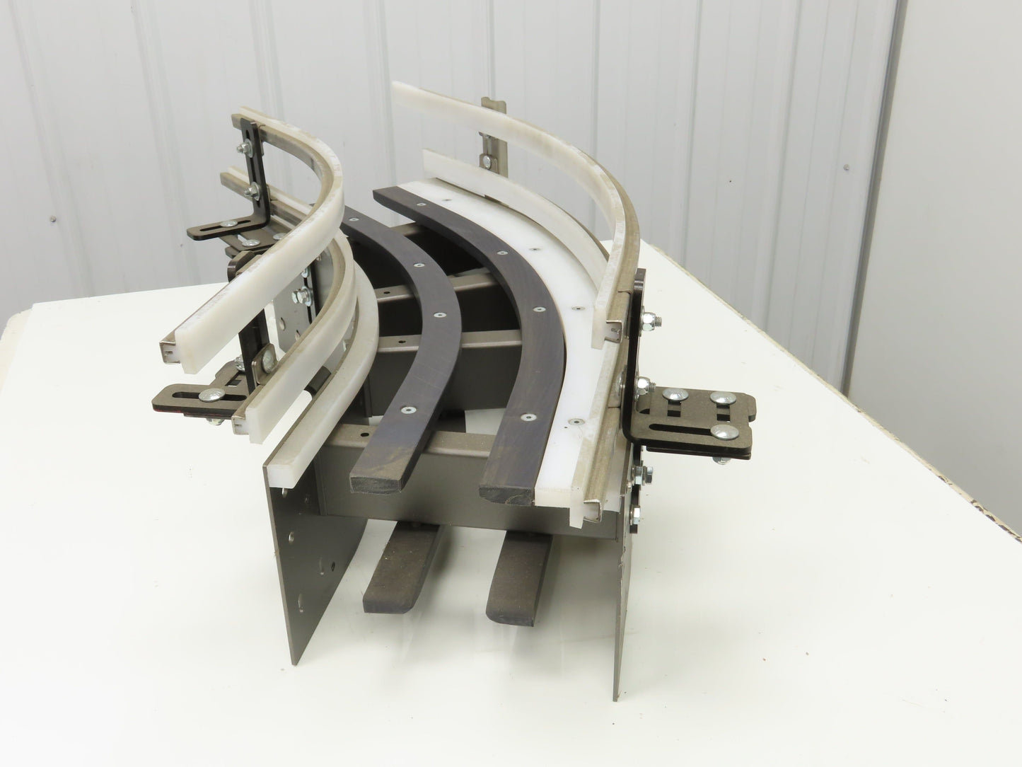 Arrowhead 10" Tabletop Belt Steel Bottle Conveyor 45° Curve Section 33"