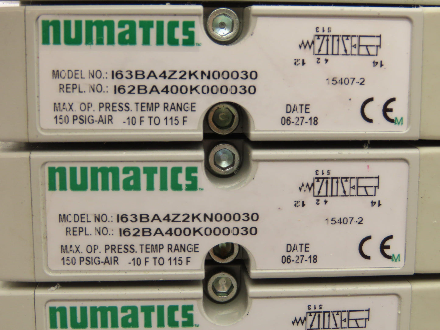 Numatics I63BA4Z2KN00030 120V Pneumatic Solenoid Valve 8-Station Manifold Assy