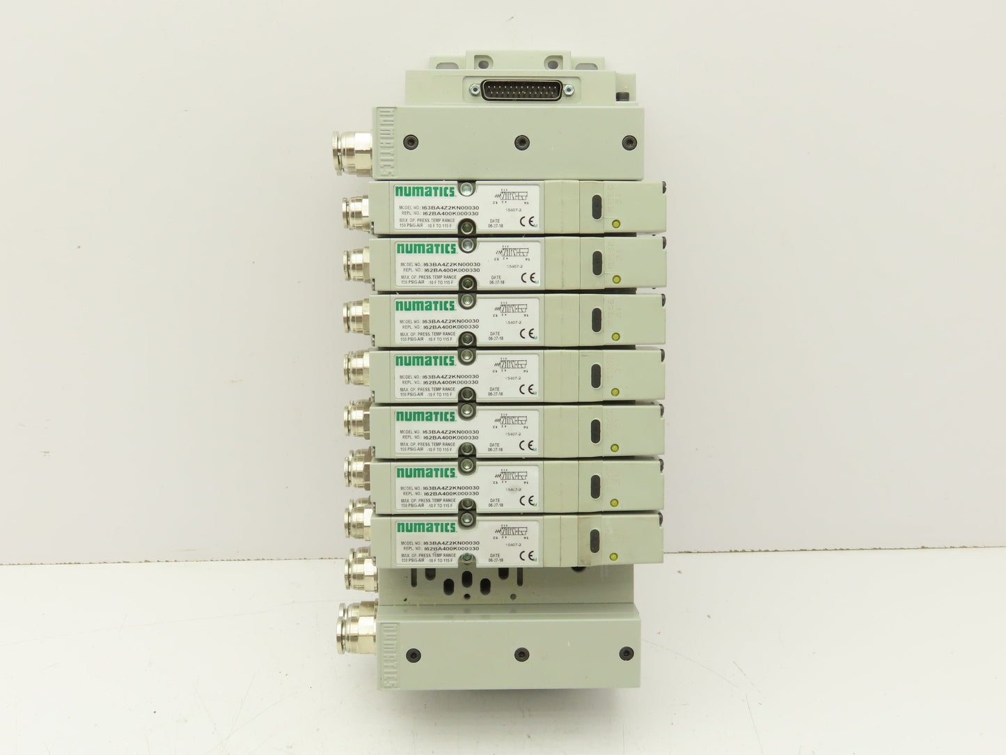 Numatics I63BA4Z2KN00030 120V Pneumatic Solenoid Valve 8-Station Manifold Assy