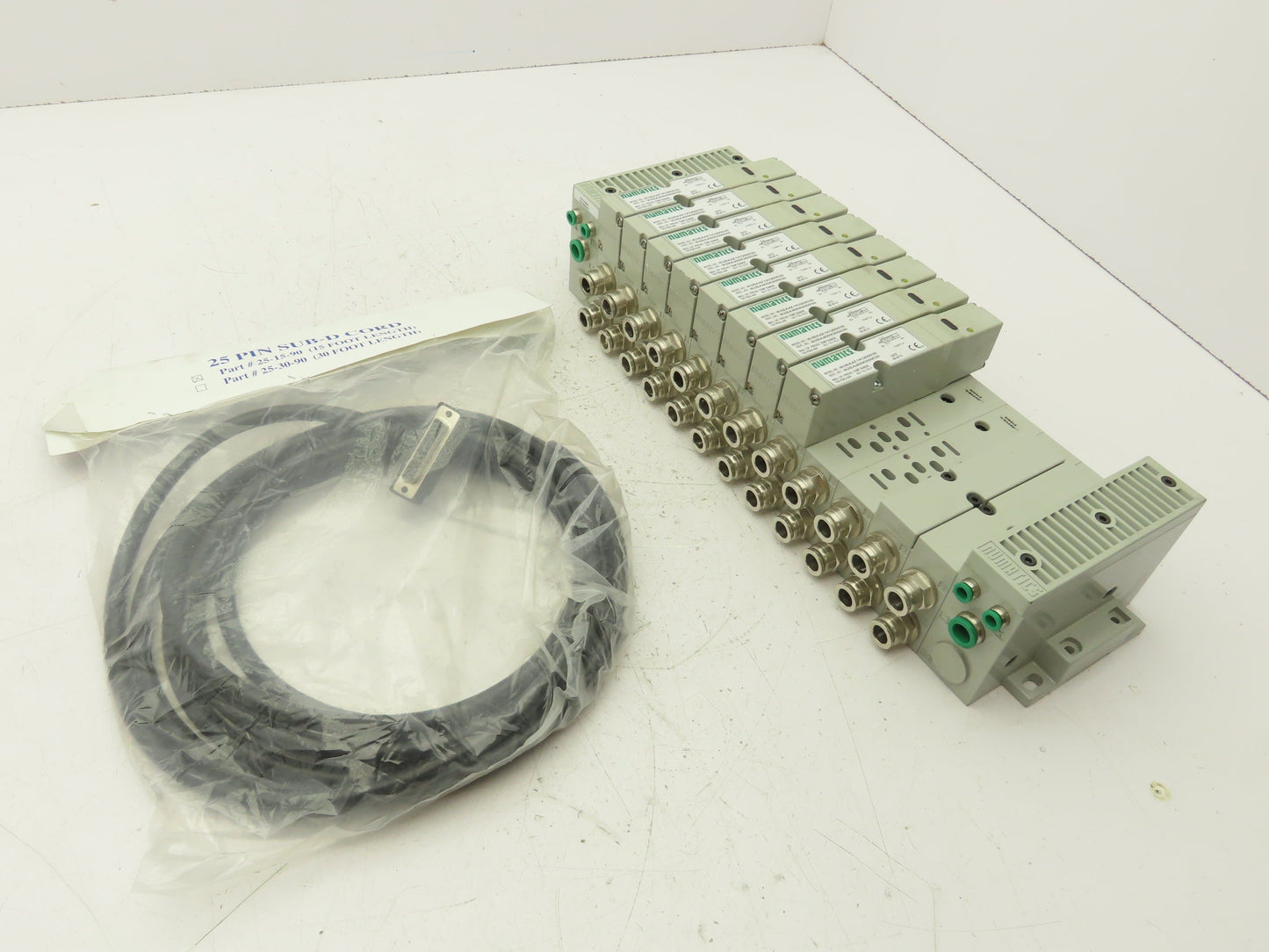 Numatics I63BA4Z1KG00030 120V Pneumatic Solenoid Valve 12-Station Manifold Assy