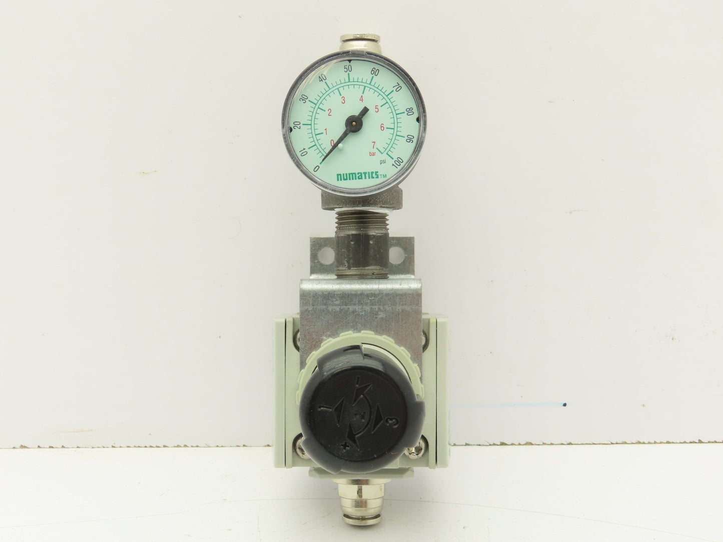 Asco Numatics 8652AK0040102G0 Pneumatic Valve Air Regulator with Gauge 1/2" npt