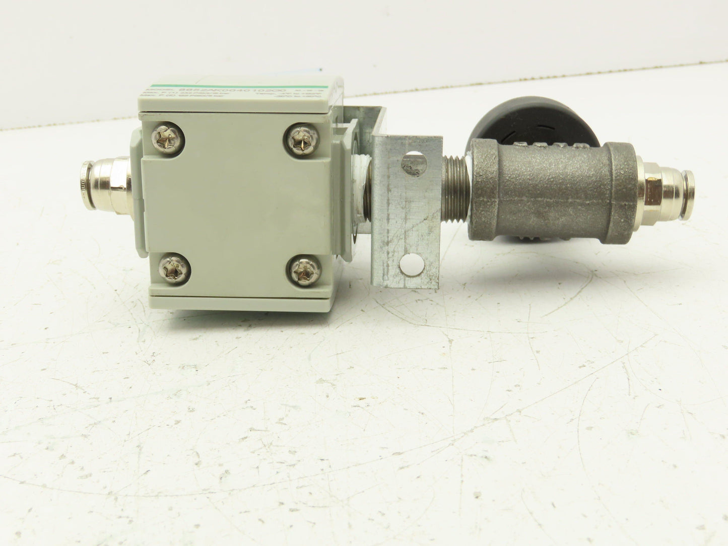 Asco Numatics 8652AK0040102G0 Pneumatic Valve Air Regulator with Gauge 1/2" npt