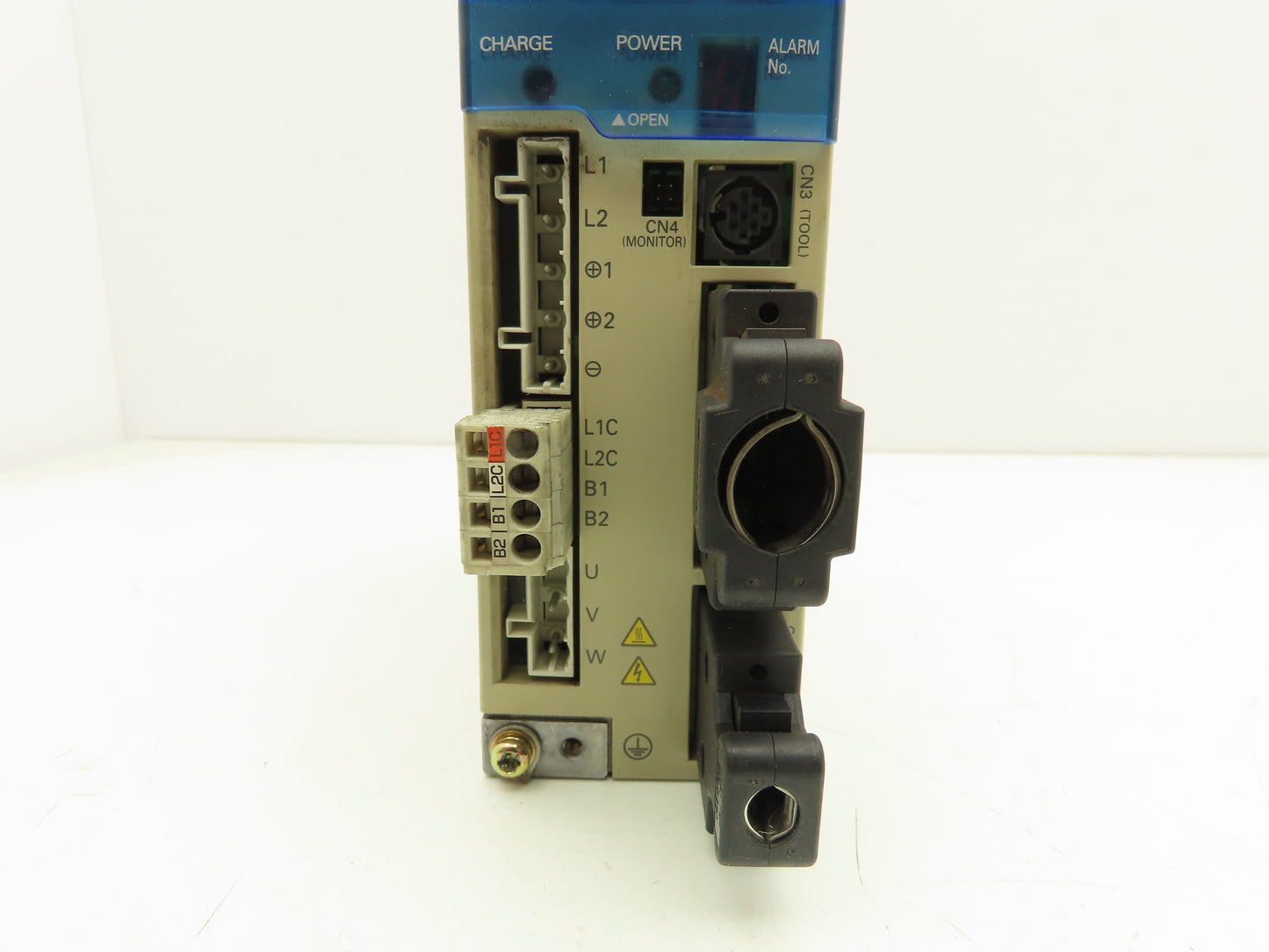 Omron R7D-AP02H AC Servo Drive 230V 0.2kW 1PH Input 3PH Out