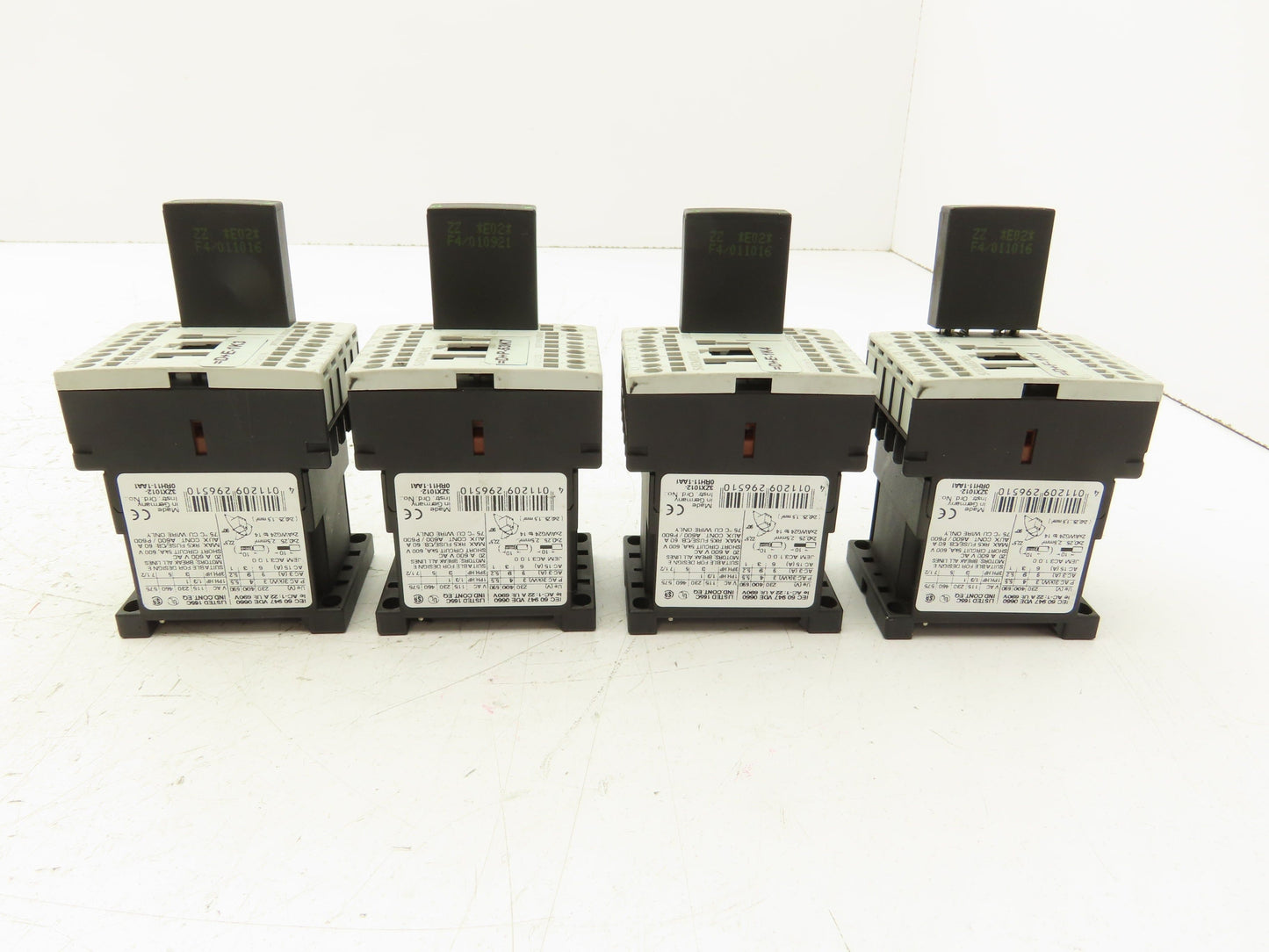 Siemens 3RT1016-2BB42 Contactor 3 Pole 20A 600V Lot of 4