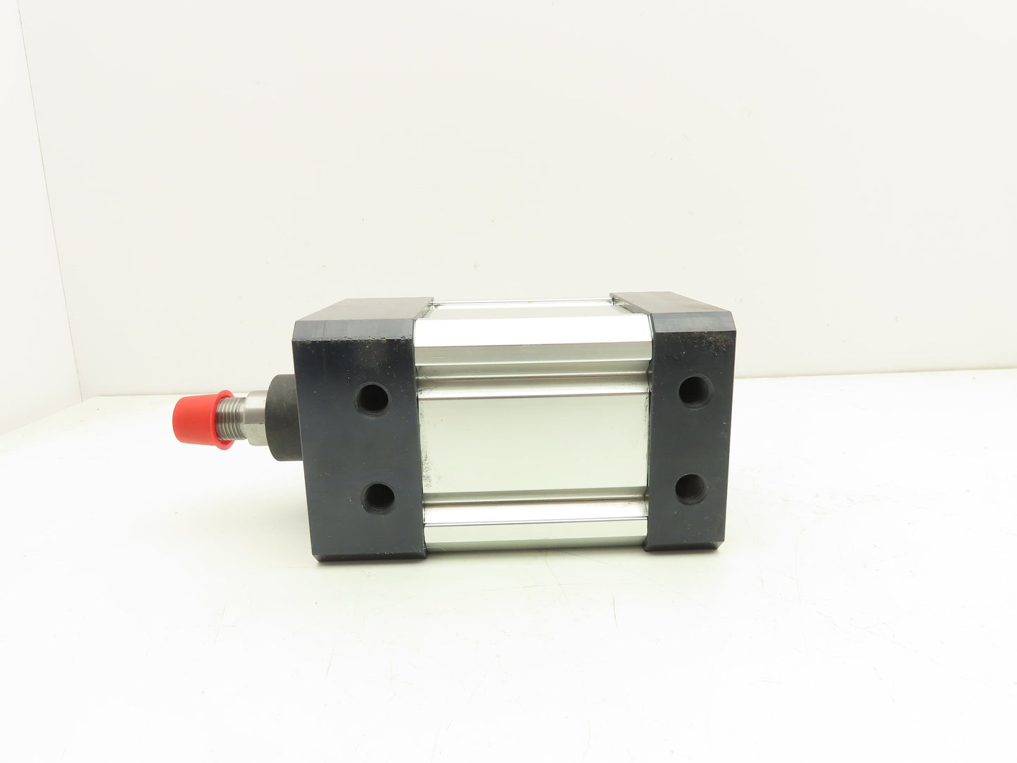 Ingersoll Rand ANAWM-ABXA4-020 Pneumatic Cylinder 3-1/4" Bore 2" Stroke 1" Rod