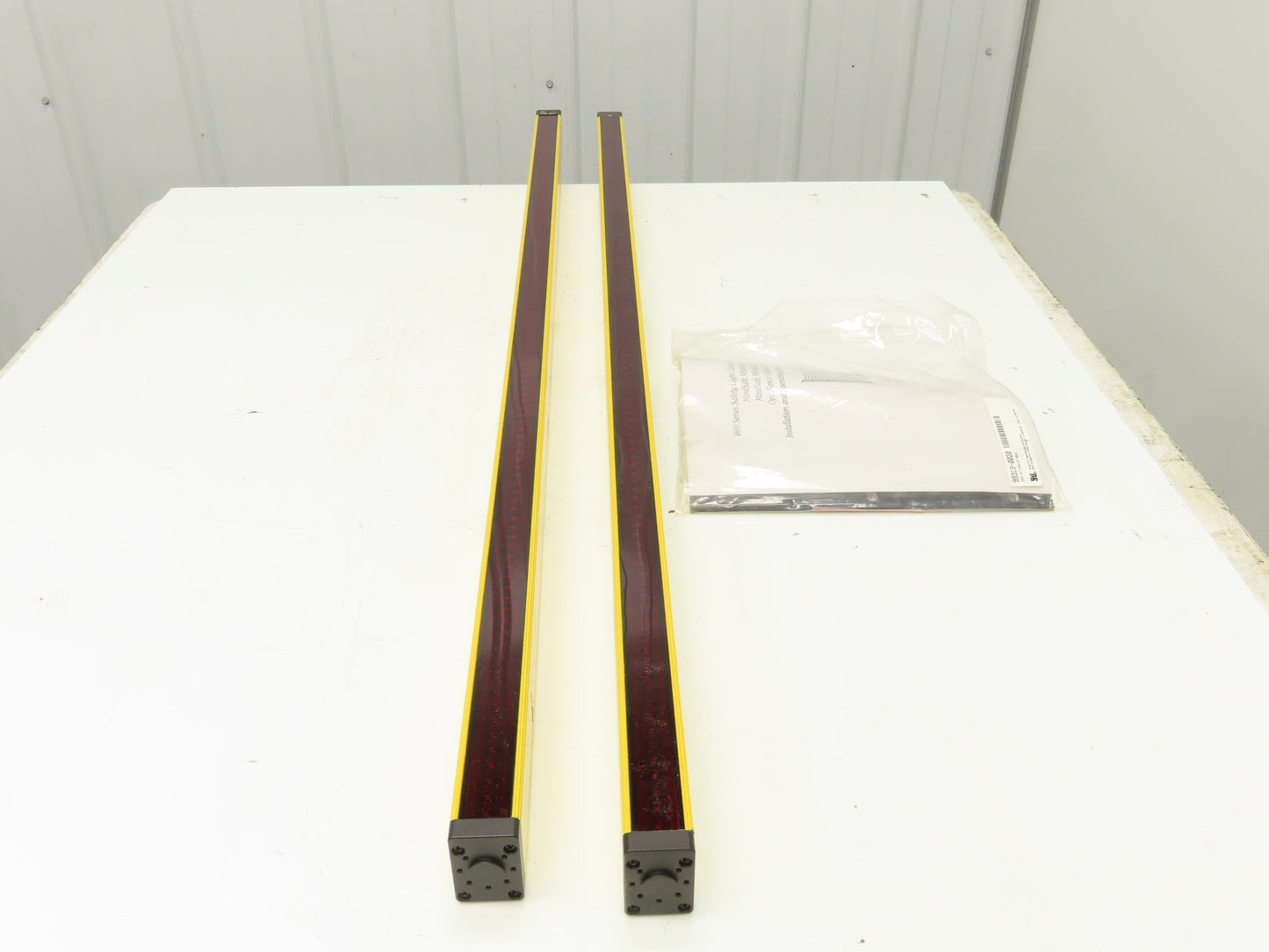 STI MS46-20-1215-R-FP Safety Light Curtain Transmitter/Receiver Set 48"