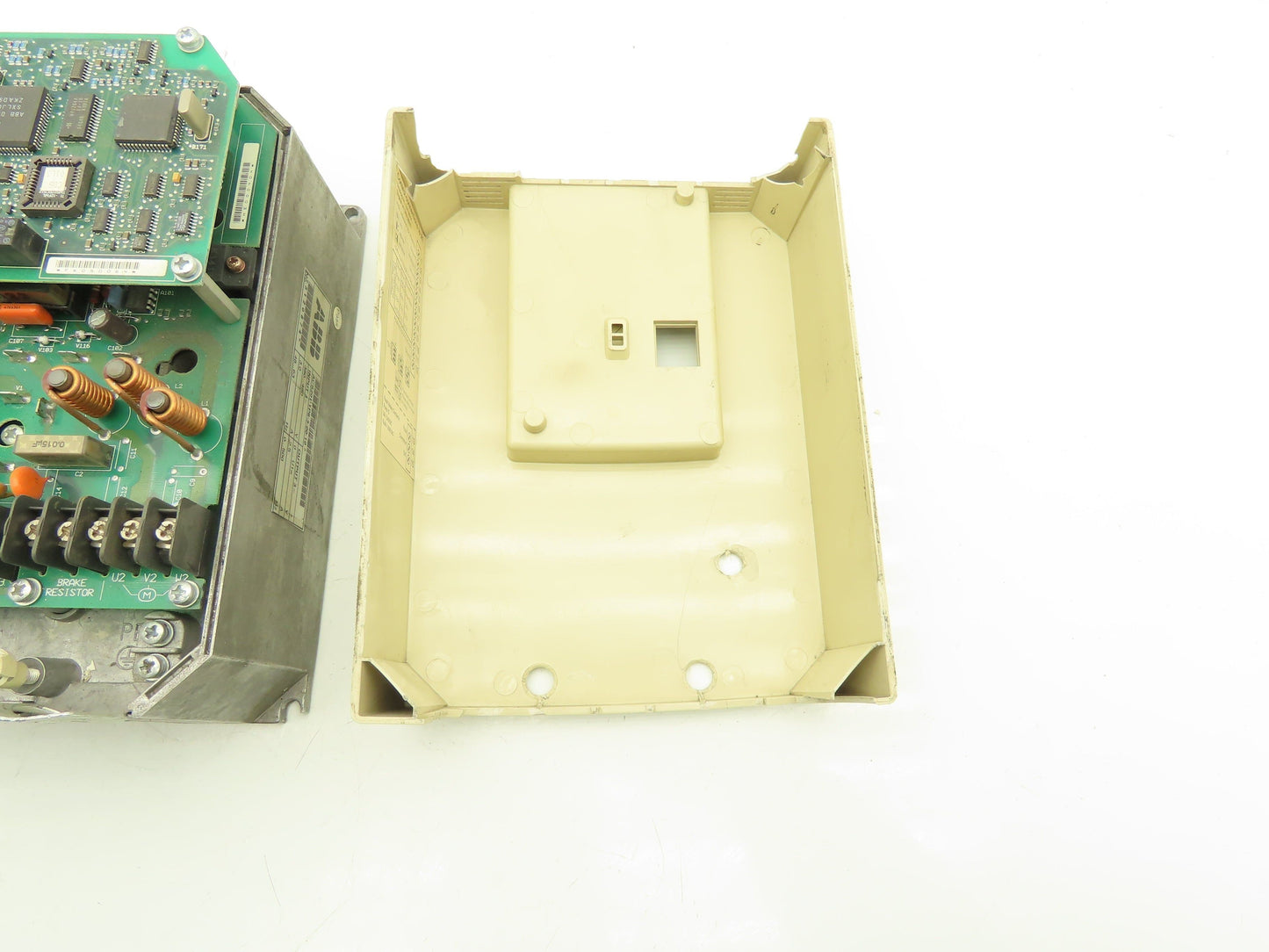 ABB ACS201-1P6-3-00-10 ACS 200 AC VFD Drive 1HP 480V 3PH Broken Cover