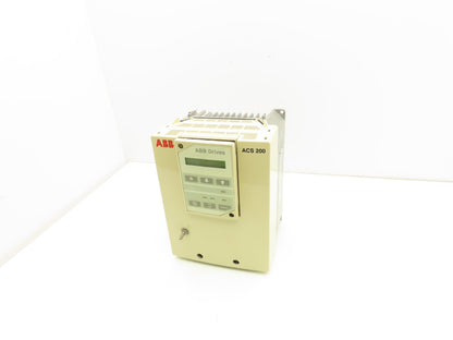 ABB ACS201-1P6-3-00-10 ACS 200 AC VFD Drive 1HP 480V 3PH Broken Cover