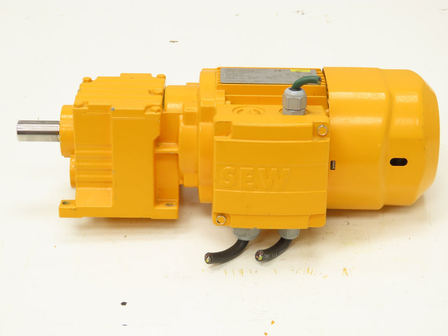 SEW Eurodrive R07 DR63L4 Brake Gearmotor .25kw 230/460V 3PH 11:1 Reducer 143rpm