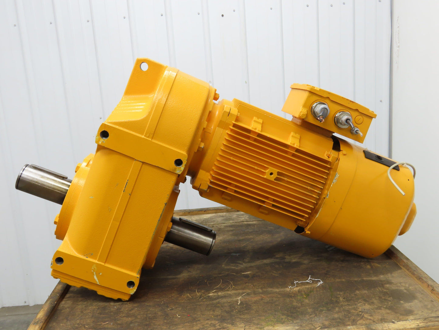 Sew Eurodrive FA107B DRN180M4 Helical Gearmotor 230/460V 3PH 58:1 Parallel Shaft