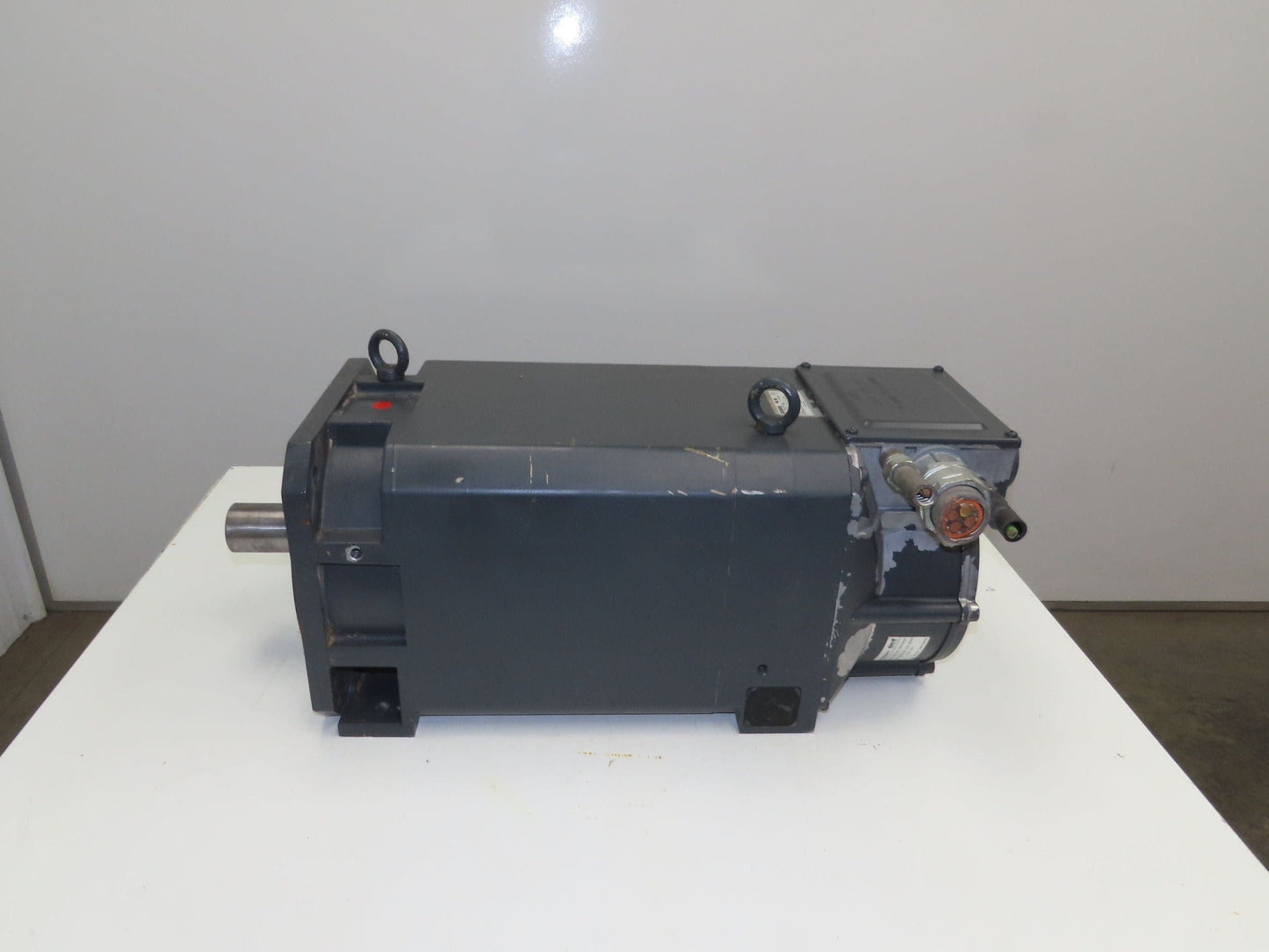 Siemens 1PH7167-2EG03-0BK3 AC Servo Motor 44kw 3PH Encoder F02 2048 S/R