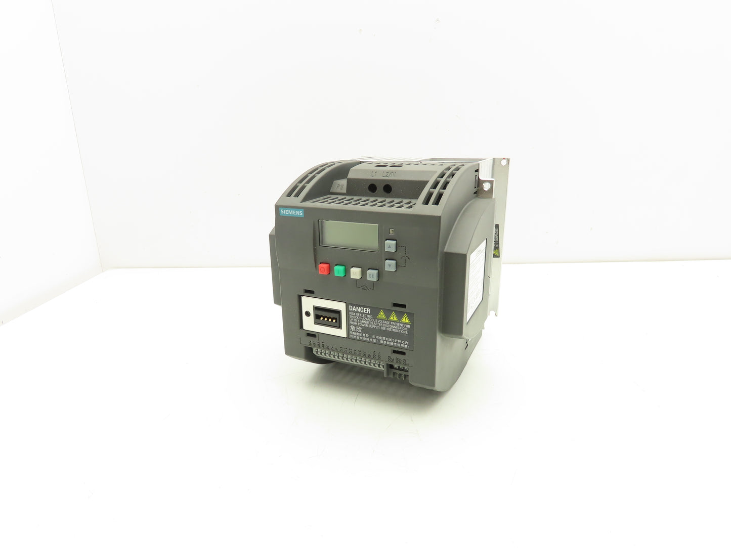 Siemens 6SL3210-5BB21-1UV0 Sinamics Variable Frequency Drive VFD 1.5Hp 240V 1Ph