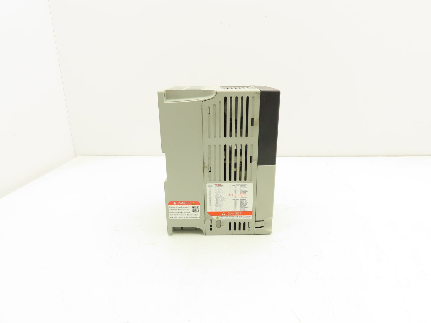 Allen Bradley 22B-A8P0N104 PowerFlex 40 Variable AC Drive VFD 2Hp 240V 1PH Input