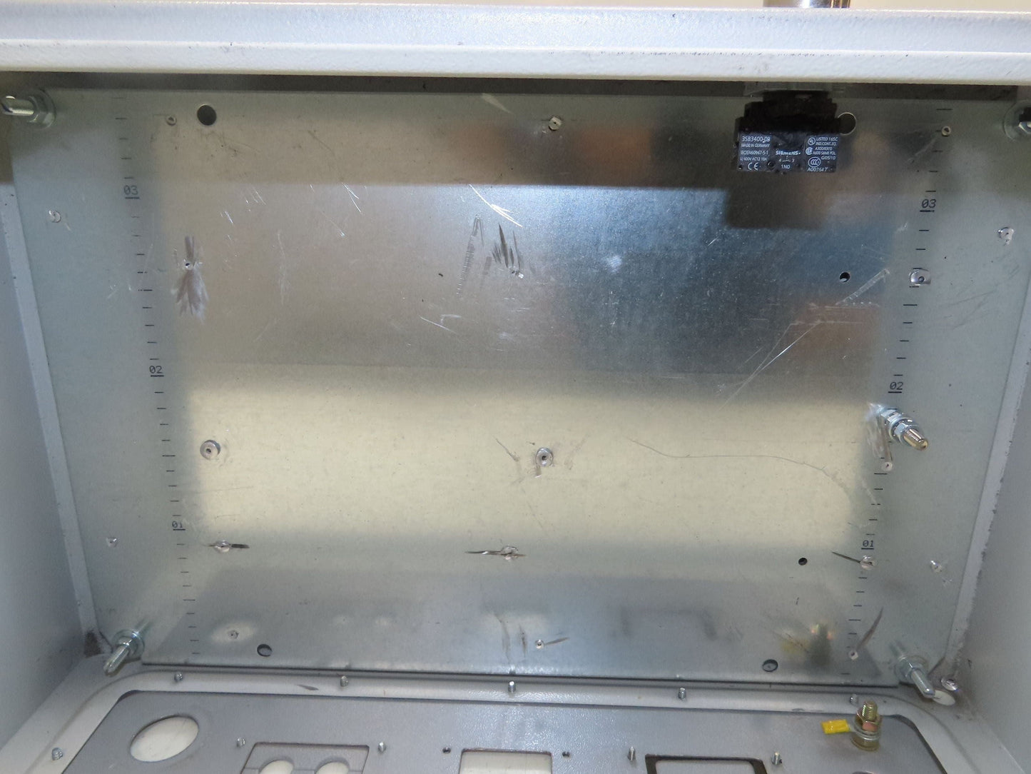 Rittal AE1039 Steel Electrical Enclosure with Backplate 380x600x200mm 15x24x8"