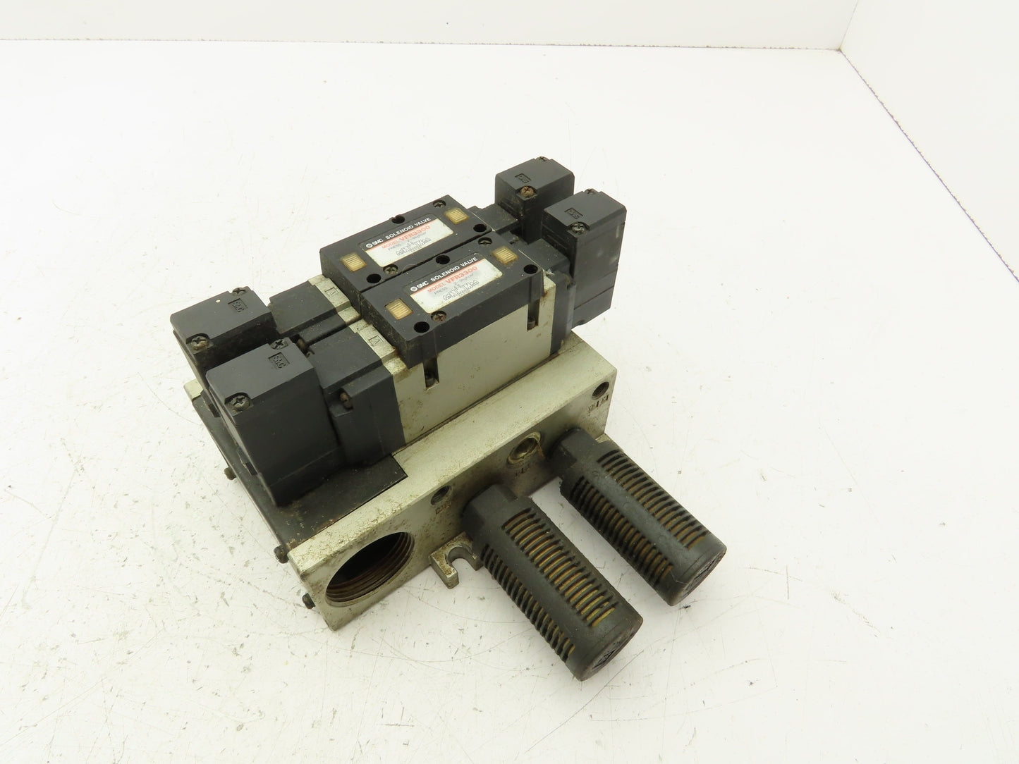 SMC VFR3300 Pneumatic Solenoid Valve Assembly Manifold 2 Double 24VDC