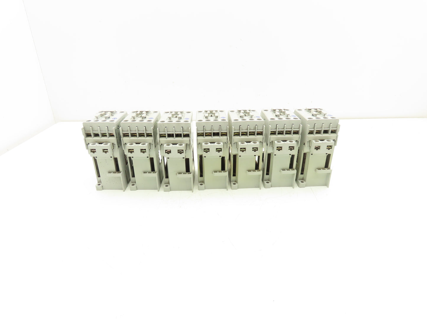 Allen Bradley 700-CF310Z* IEC Control Relay Contactor 24V Coil Lot of 7