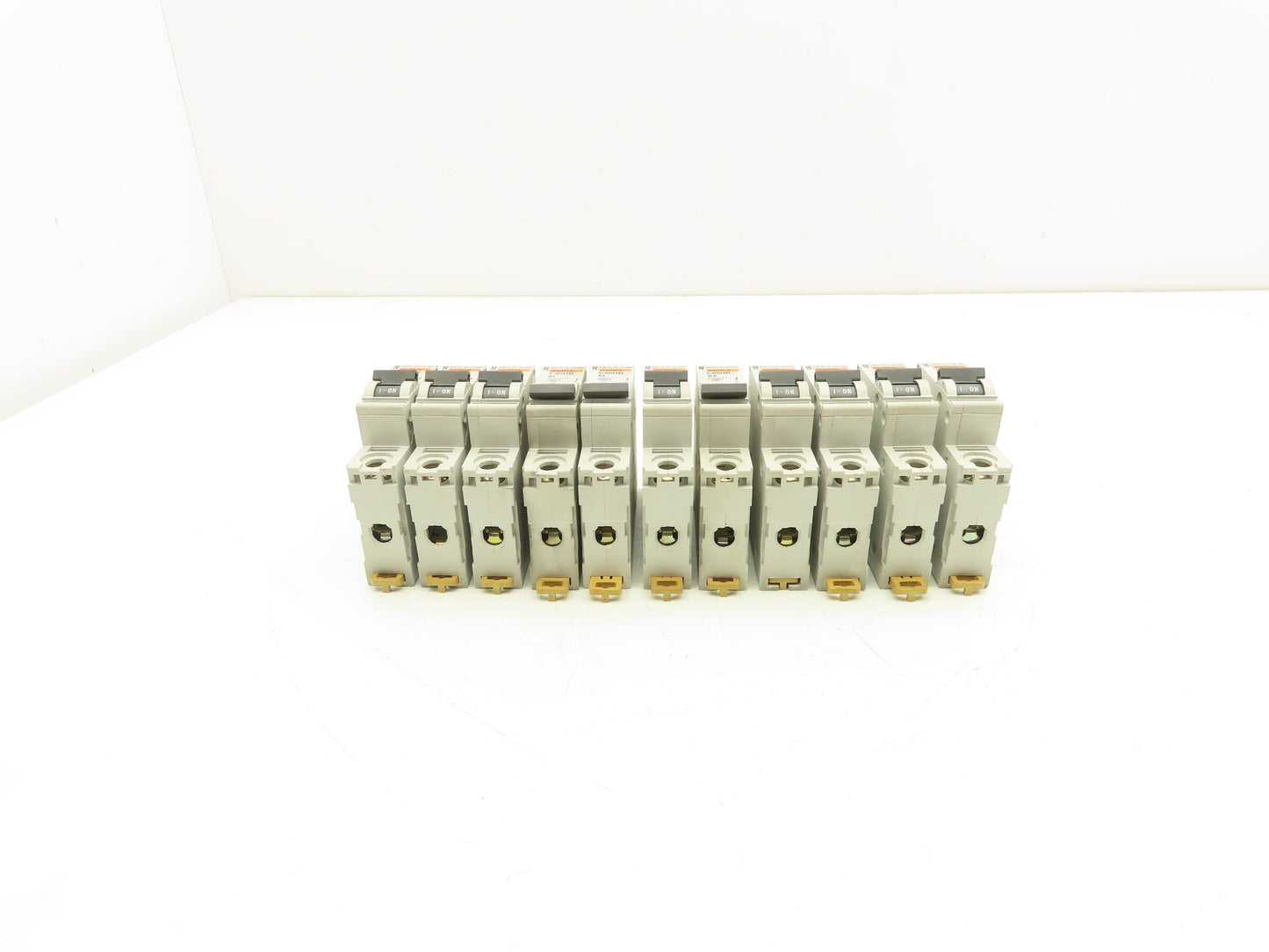 Merlin Gerin C60HB Circuit Breaker 1 Pole 240V Lot of 11