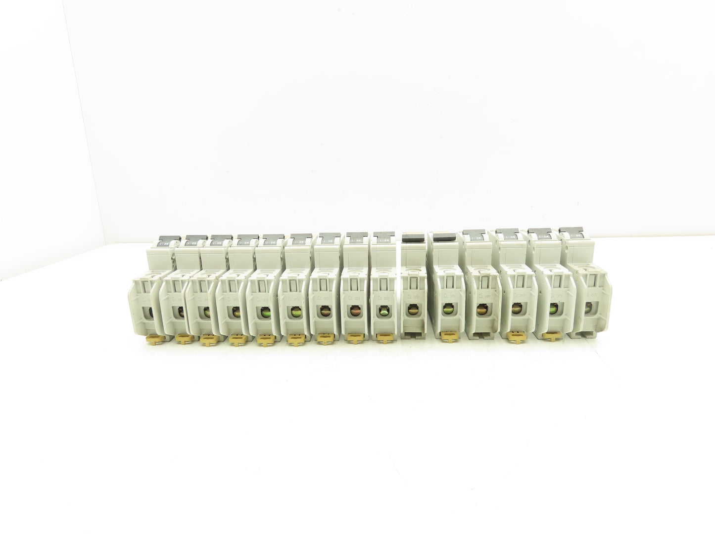 Merlin Gerin C60N Circuit Breaker 1 Pole 240V 15A-Type C Lot of 15