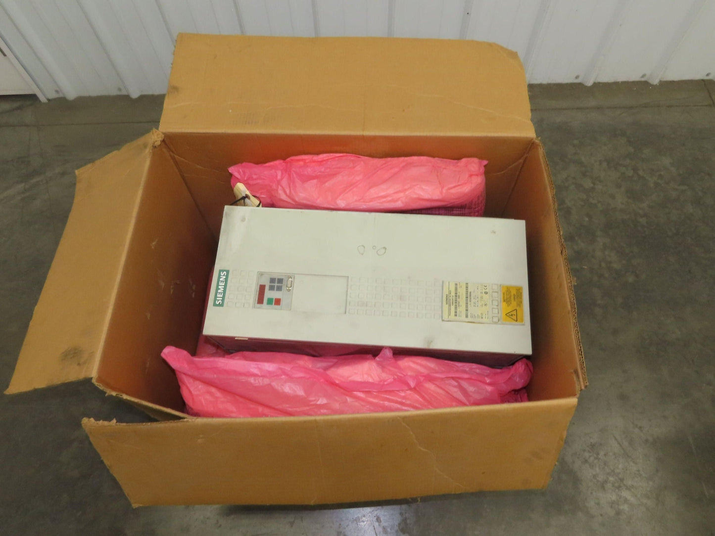 Siemens 6SE7027-2ED61-Z Simovert Masterdrive VC AC Converter Drive 480V 72A