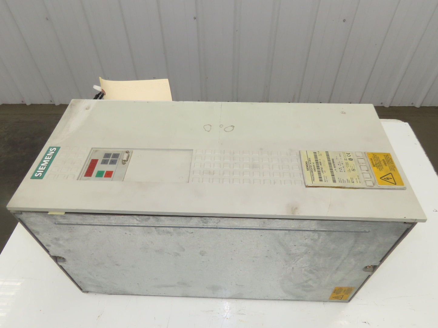 Siemens 6SE7027-2ED61-Z Simovert Masterdrive VC AC Converter Drive 480V 72A