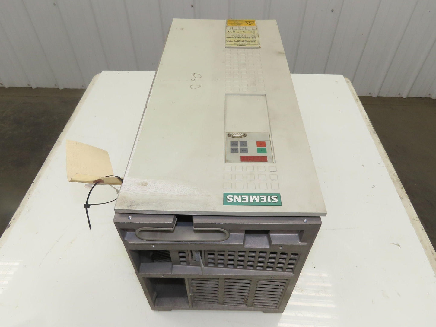 Siemens 6SE7027-2ED61-Z Simovert Masterdrive VC AC Converter Drive 480V 72A