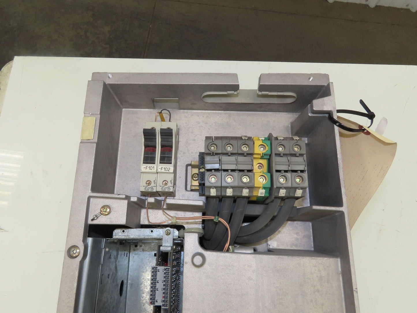 Siemens 6SE7027-2ED61-Z Simovert Masterdrive VC AC Converter Drive 480V 72A