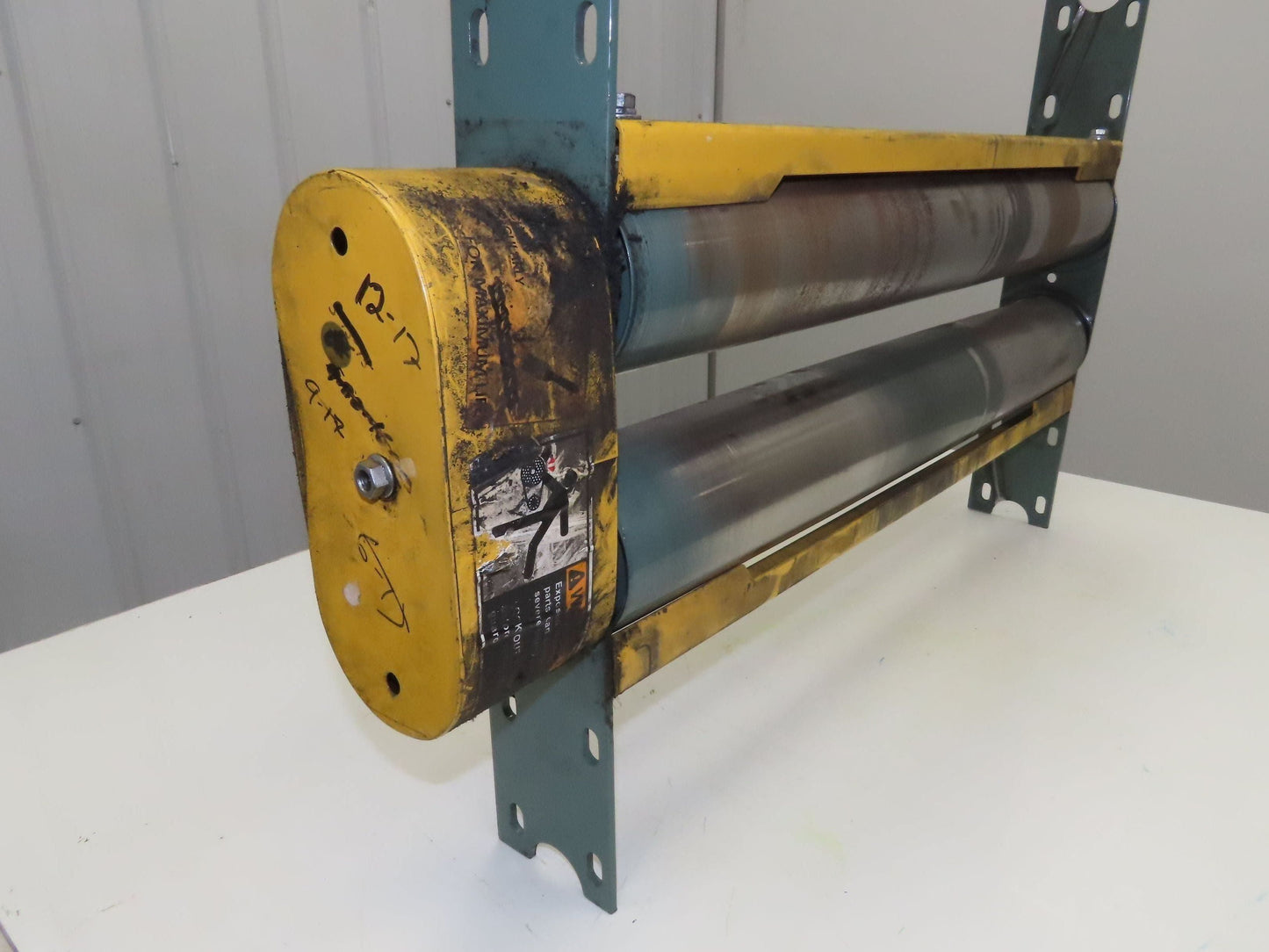 Hytrol 30" Belt Conveyor Flat to Incline Feeder Transition Pulley Chain Drive