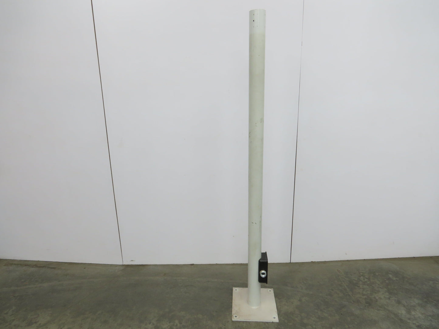 Hoffman FLOORPOST HMI Syspend Vertical Motion Floorpost 3.5" Tube Pull Box