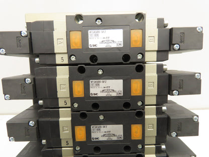 SMC VFS4500-5FZ Pneumatic 5-Station Manifold 5/3 Solenoid Valves 24VDC 1/2" NPT
