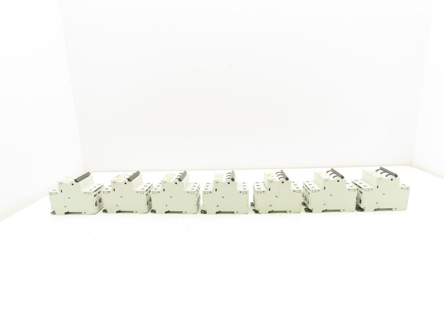 Allen Bradley 1492-SP3B160 Mini Circuit Breaker 16A 3-Pole 277/480V 3PH Lot of 7