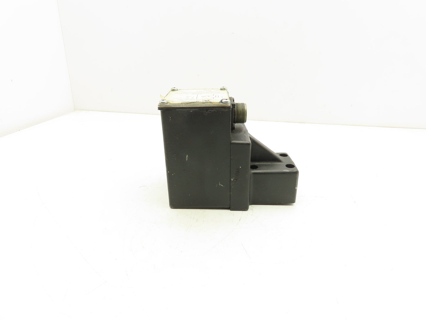 Vickers EHST-3-FVF-30 Proportional Pressure Control Valve