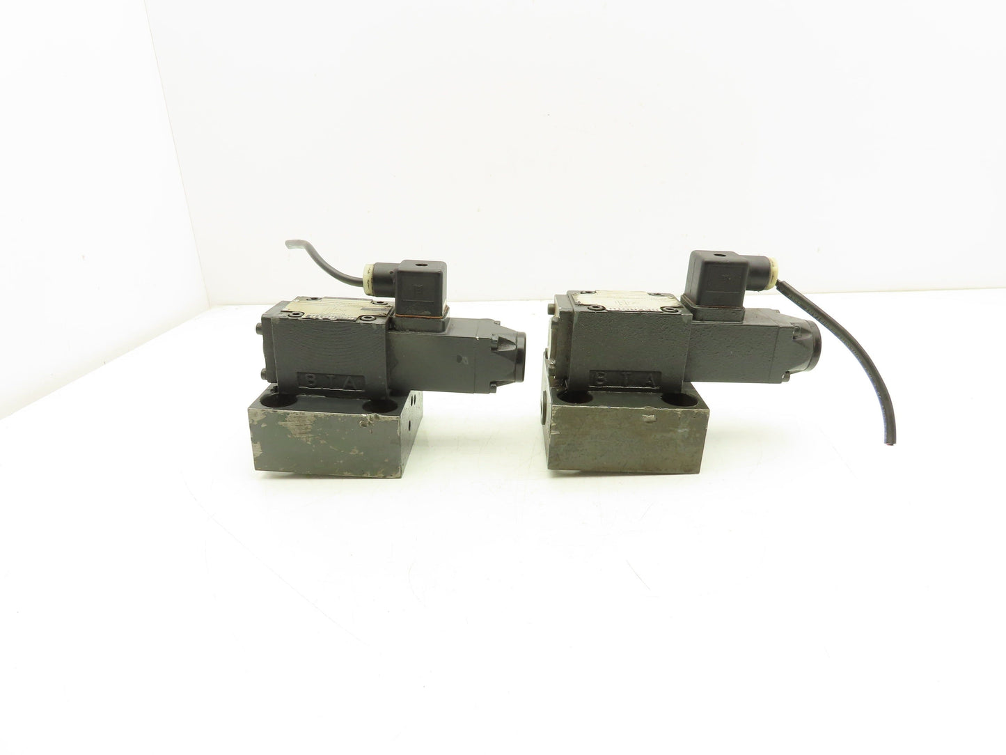 Rexroth LFA25 GWB-60 Logic Cartridge Valve Solenoid Control Cover 24VDC Lot of 2