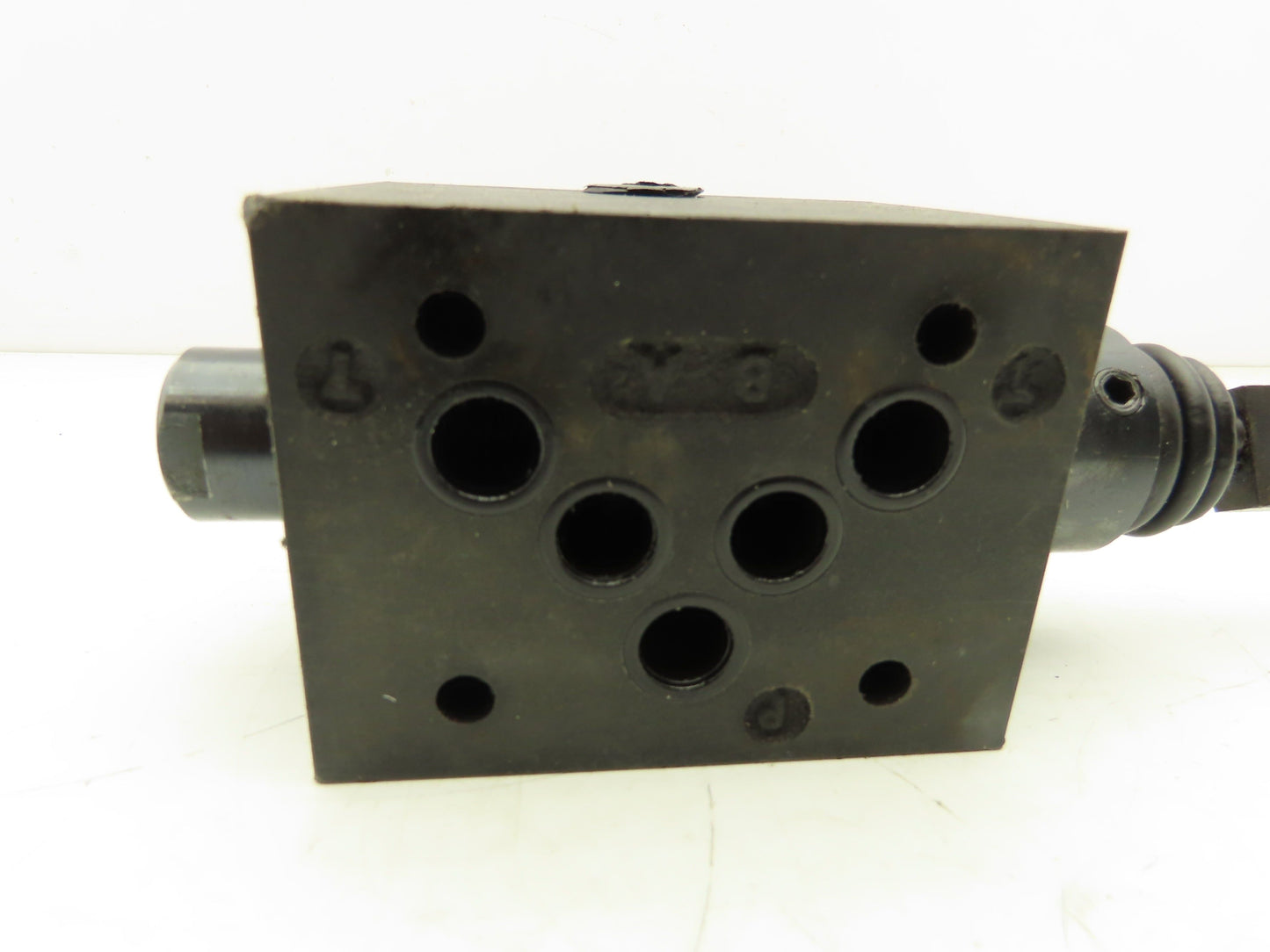 Parker D3T1H21X4544 Directional Control Valve 2-Position Spring Return 5000 PSI