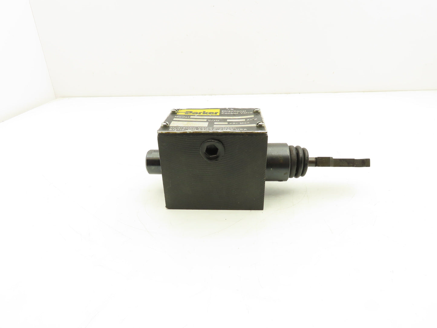 Parker D3T1H21X4544 Directional Control Valve 2-Position Spring Return 5000 PSI