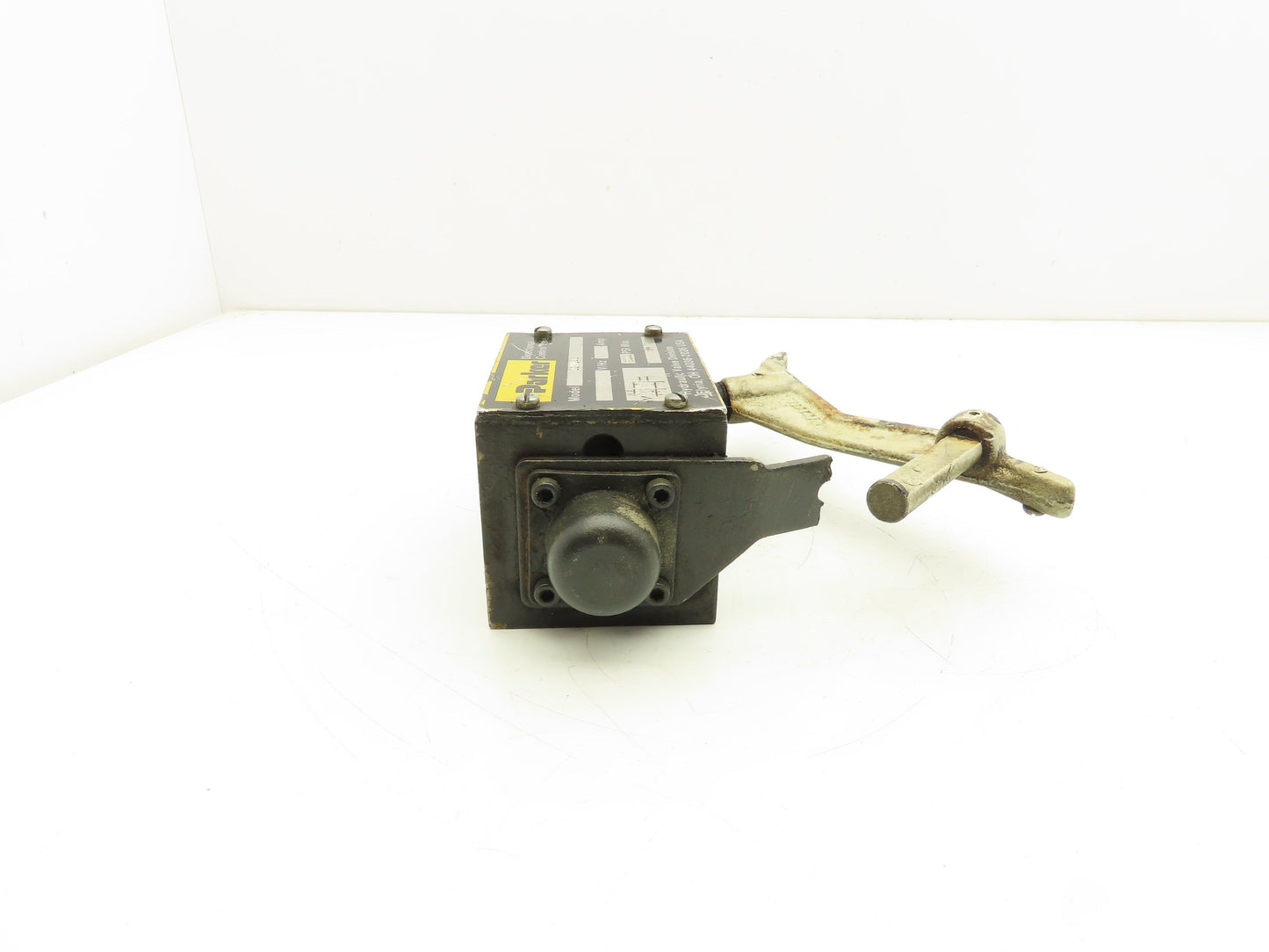 Parker D3ML4B Directional Control Manual Lever Valve 2-Pos Spring Return 3000psi