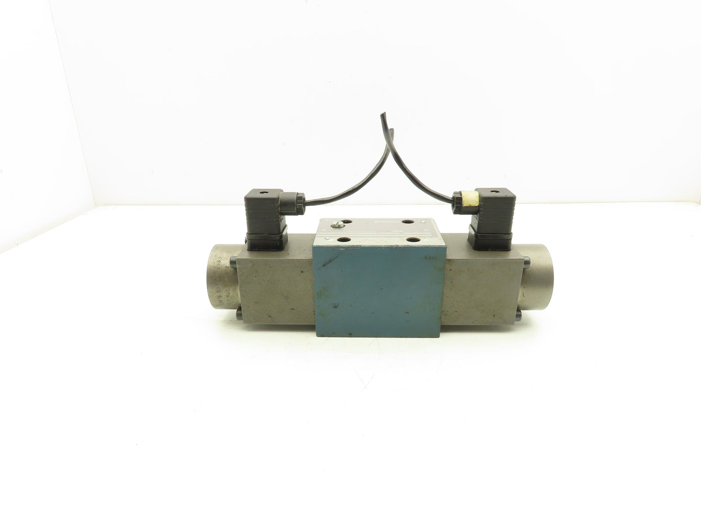 Bosch 4WRBA10 E64-2X/G24N9Z4/M Proportional Directional Control Valve 0811404832