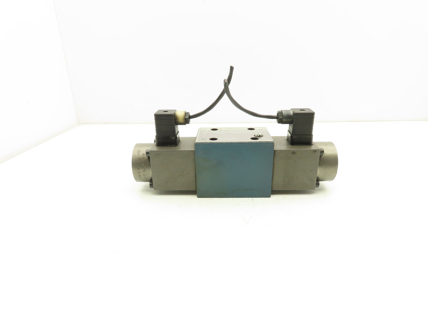 Bosch 4WRBA10 E64-2X/G24N9Z4/M Proportional Directional Control Valve 0811404832