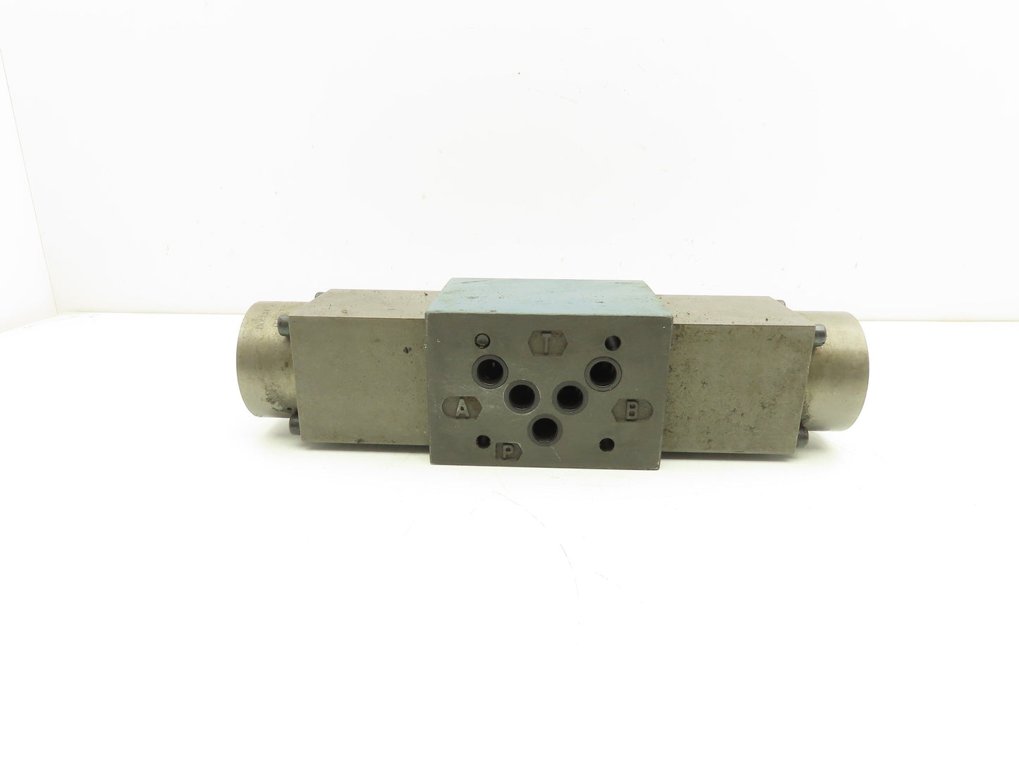 Bosch 4WRBA10 E64-2X/G24N9Z4/M Proportional Directional Control Valve 0811404832