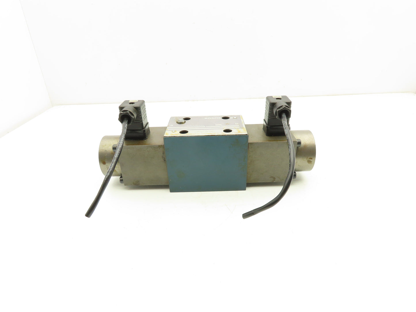 Bosch 4WRBA 10 W64-2X/G24N9Z4/M-235 Proportional Directional Valve 0811404843