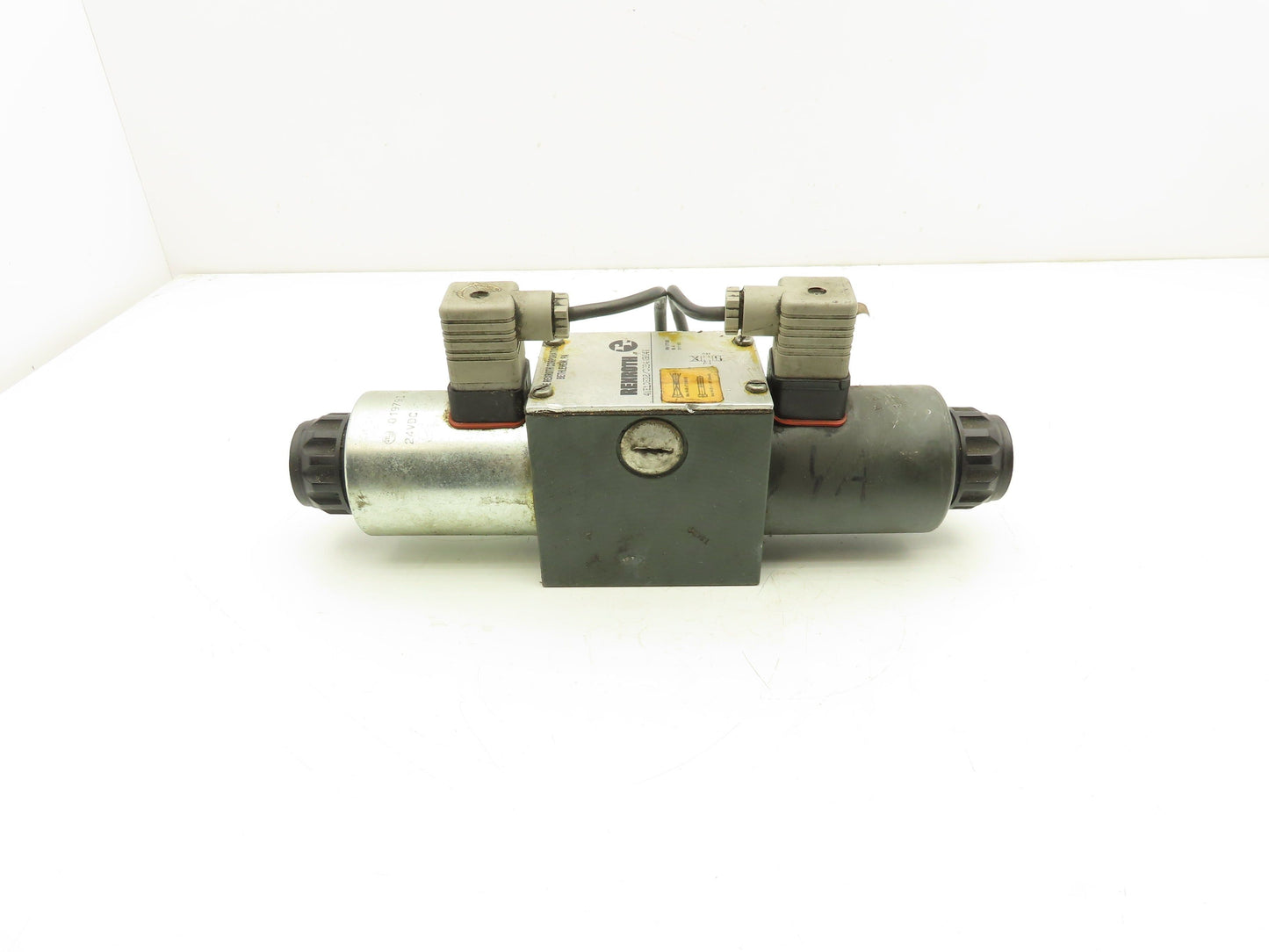 Rexroth 4WE10E32/CG24N9K4V Directional Control Solenoid Valve 24VDC