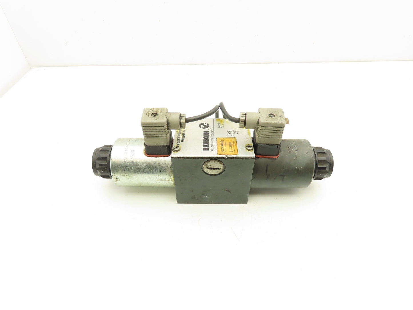Rexroth 4WE10E32/CG24N9K4V Directional Control Solenoid Valve 24VDC