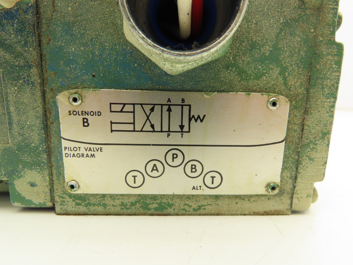 Vickers DG4S4 016A WB 50 Directional Control Solenoid Valve 120V 400873