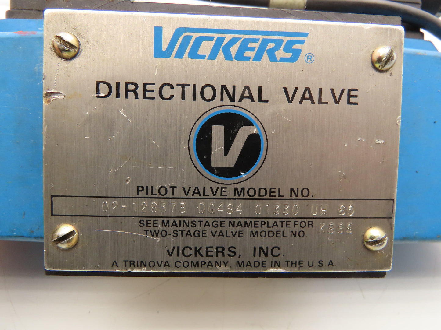 Vickers DG4S4 0133C UH 60 Directional Control 4/3 Solenoid Valve 24VDC