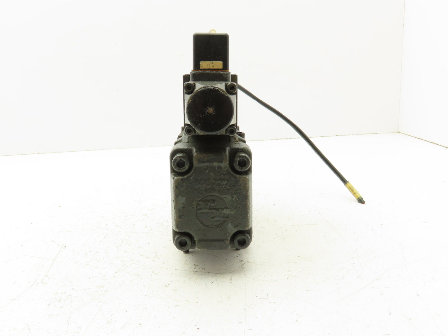 Rexroth 4WEH10E40/6AG24N9ETK4 Directional Solenoid Valve 4WE6J51/AG24N9K4/B10V