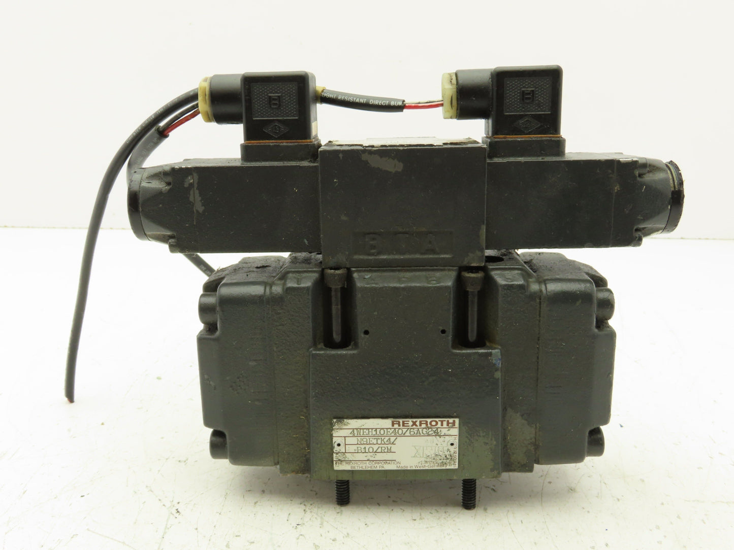 Rexroth 4WEH10E40/6AG24N9ETK4 Directional Solenoid Valve 4WE6J51/AG24N9K4/B10V