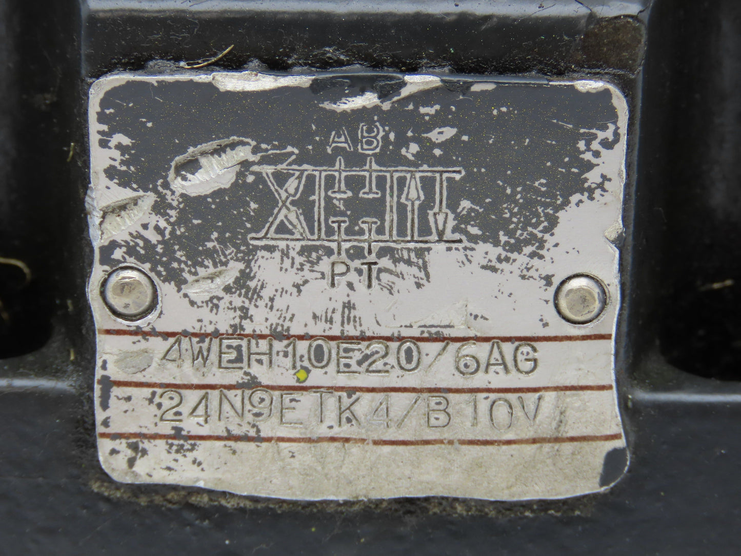 Rexroth 4WEH 10 E20/6AG24N9ETK4/B10V Directional Solenoid Valve 24VDC 4WE6 J51