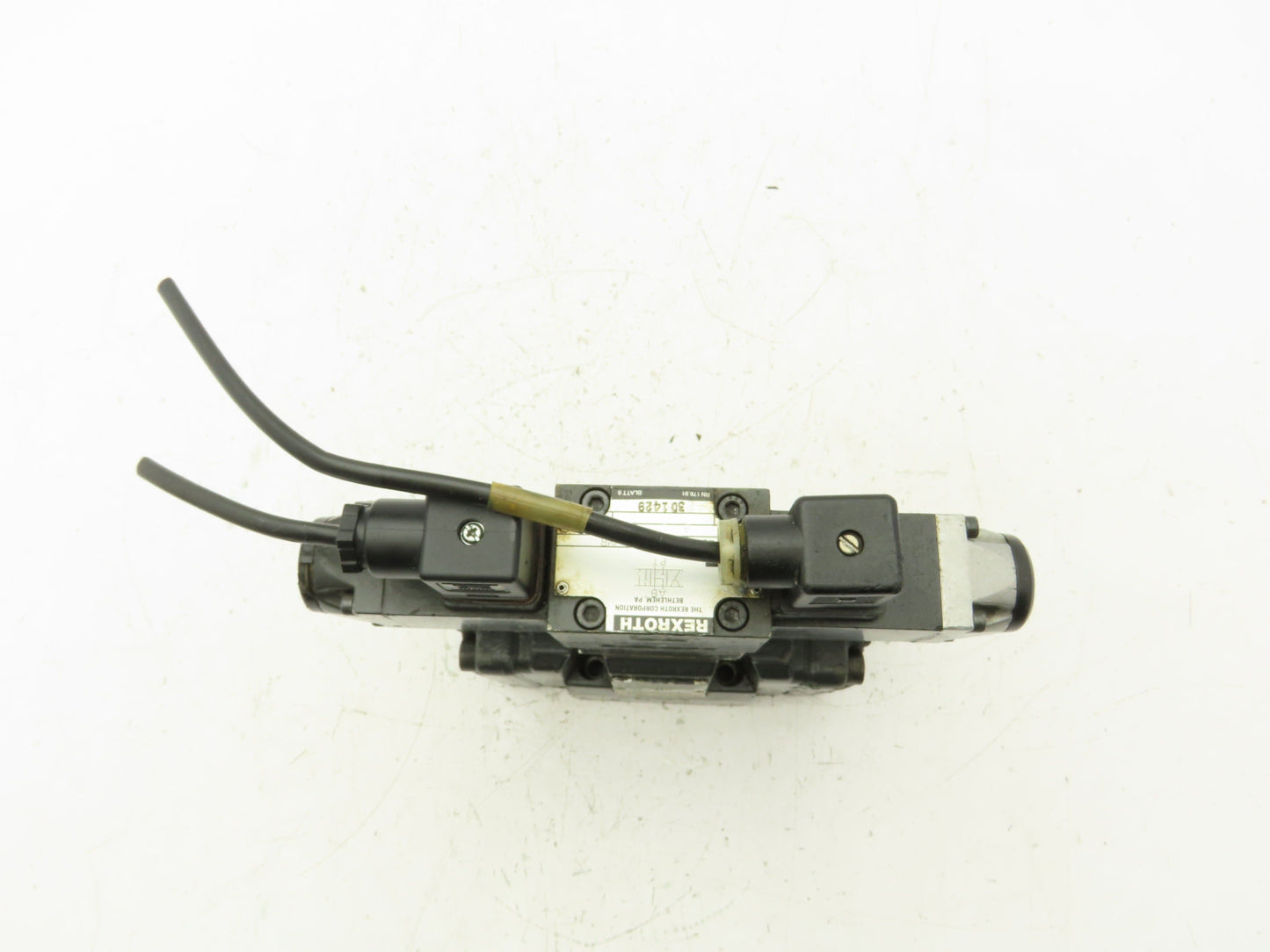 Rexroth 4WEH 10 E20/6AG24N9ETK4/B10V Directional Solenoid Valve 24VDC 4WE6 J51