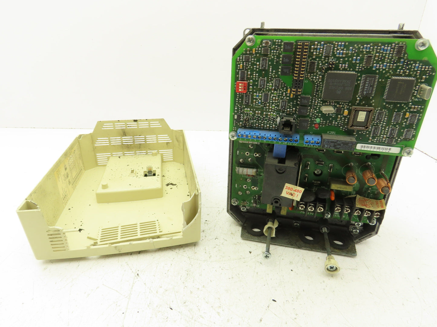 ABB ACS201-6P6-3-00-10 ACS 200 AC VFD Drive 480V 10A Broken Cover