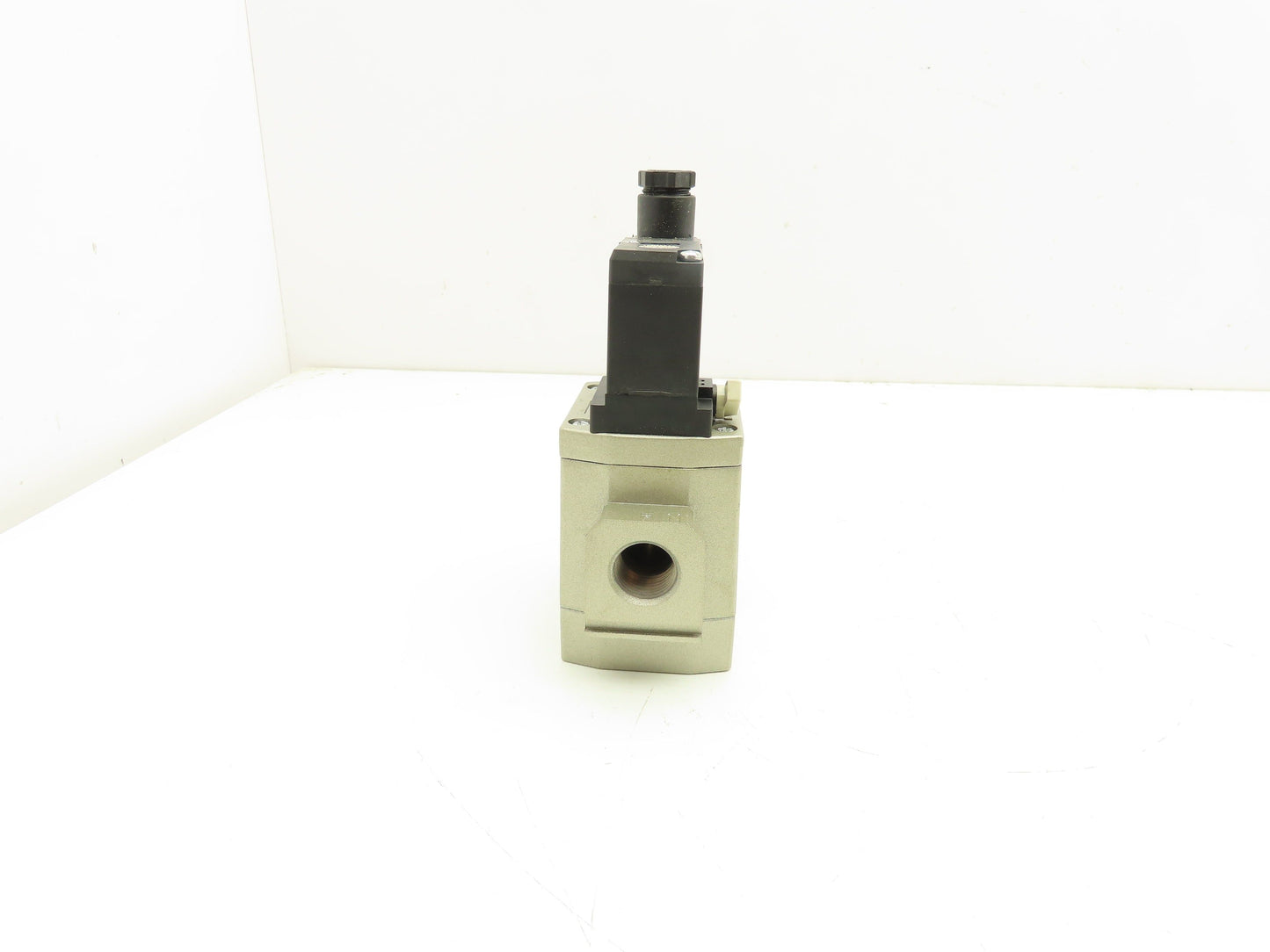 SMC AV3000N035DZC Soft Start Up Valve 24VDC 0.2-1.0MPa 3/8"NPT
